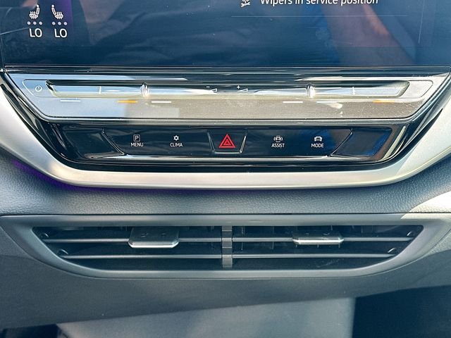 Used 2022  Volkswagen Pro S image 16