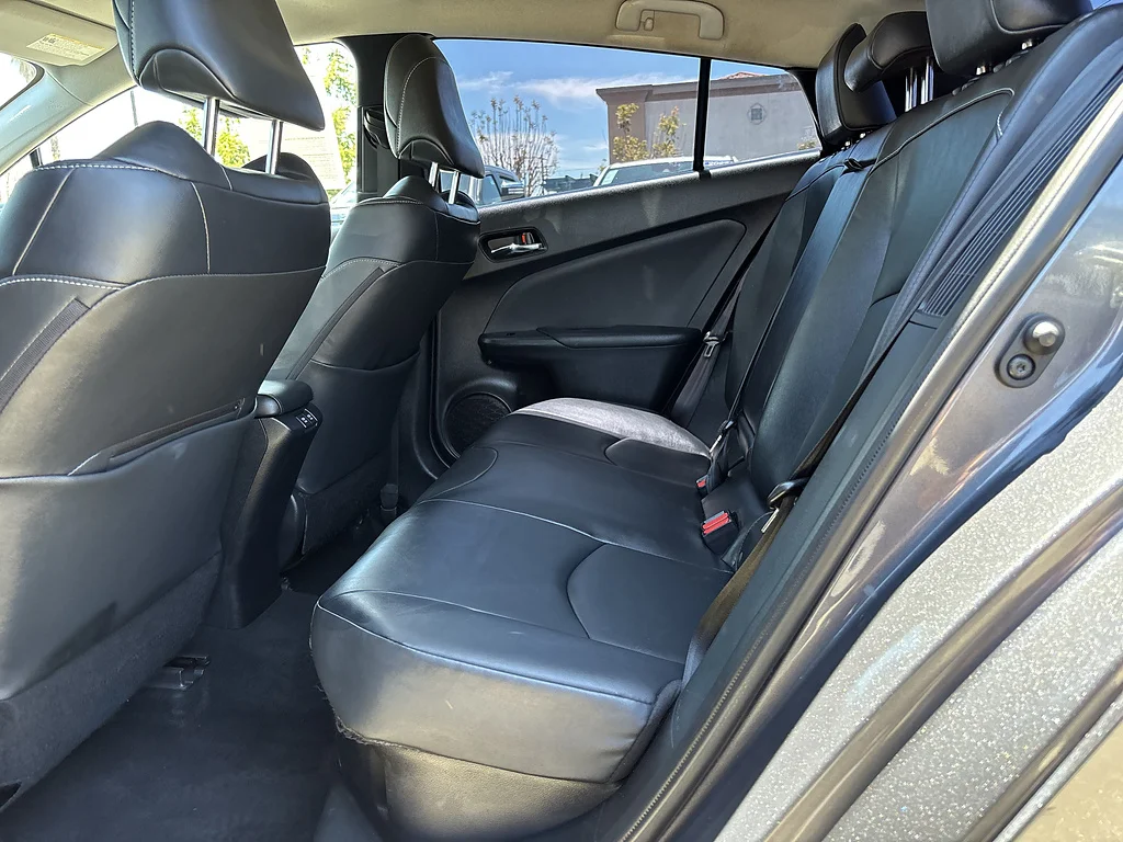Used 2022 Magnetic Gray Metallic Toyota XLE image 19