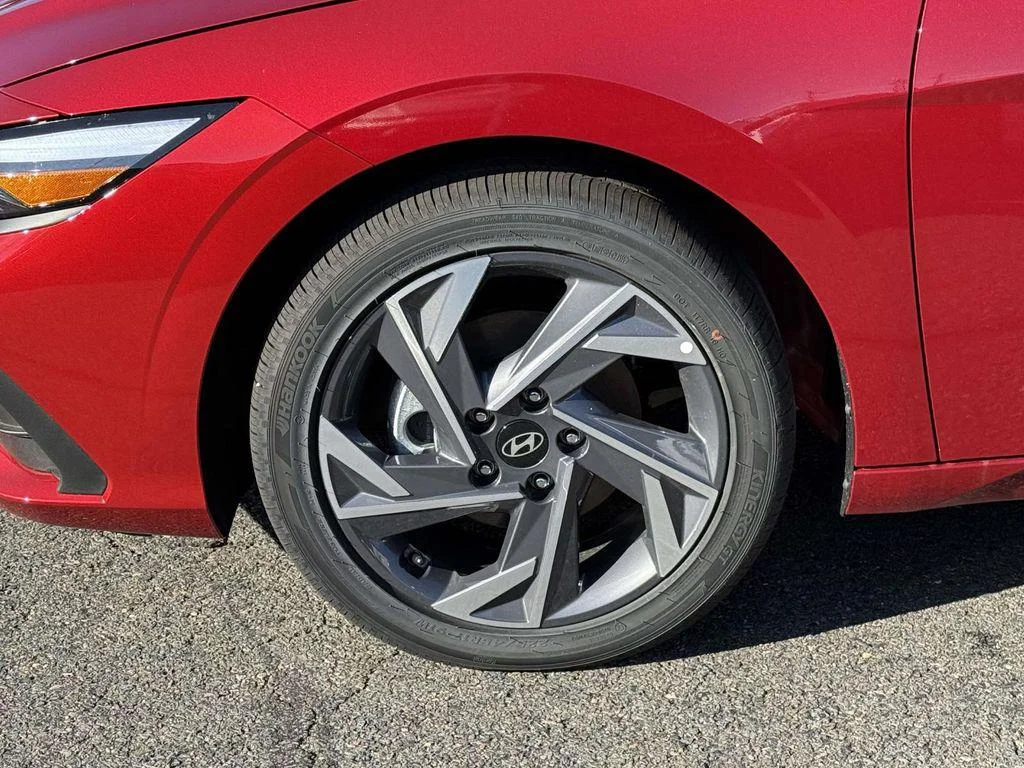 2025 Hyundai Elantra Blue - Photo 11
