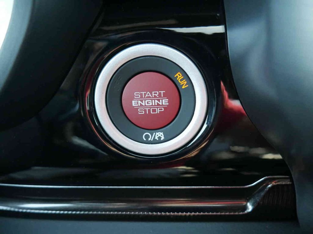 New 2026 Molten Red Pearl-Coat Exterior Paint RAM  image 31