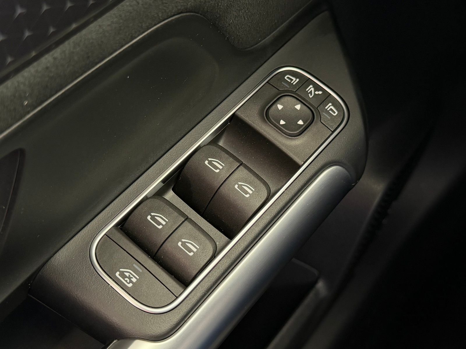 New 2026 MANUFAKTUR Alpine Grey Mercedes-Benz AMG® GLA 35 4MATIC® SUV image 20
