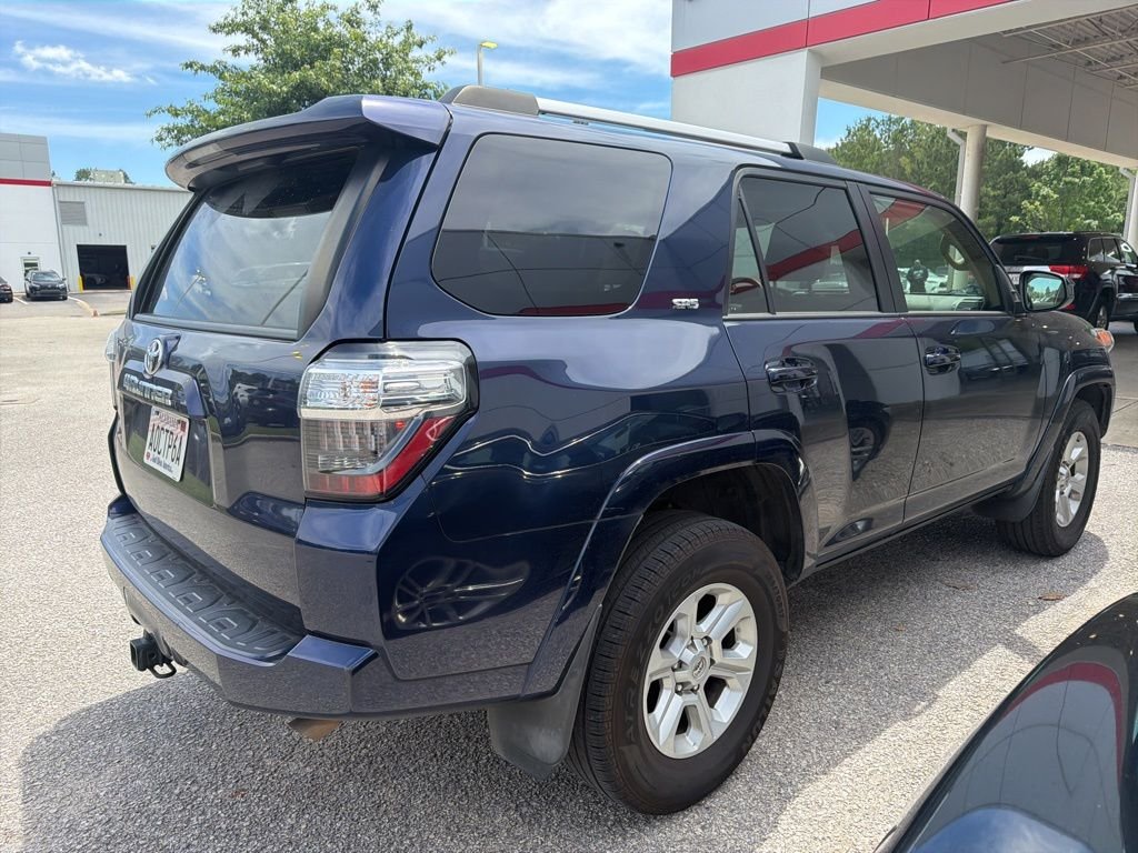 Used 2022 Blue Toyota SR5 image 3
