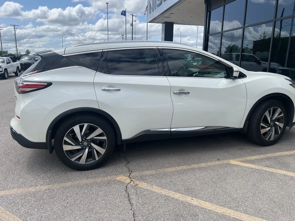 Used 2017 Nissan Murano Platinum with VIN 5N1AZ2MH4HN136969 for sale in Kansas City