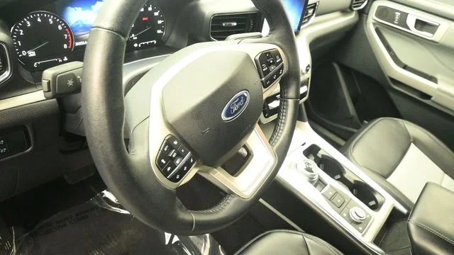 Used 2023 Black Ford XLT image 15