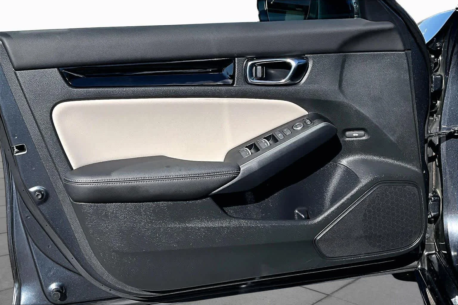 Used 2024 Meteorite Gray Metallic Honda Touring image 21