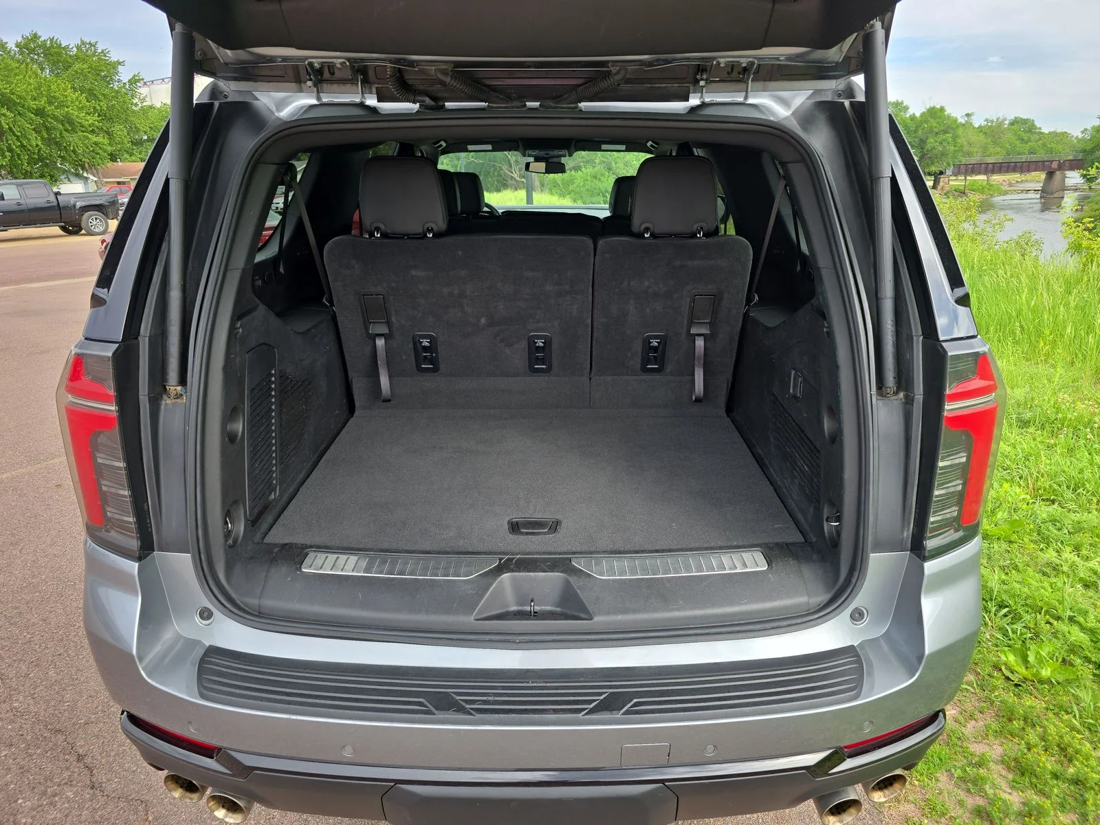 Used 2025 Sterling Gray Metallic Chevrolet Z71 image 6