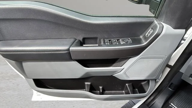 Used 2025  Ford XL image 17