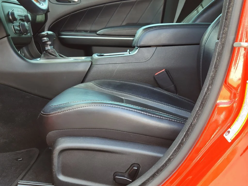 Used 2023 Orange Dodge SXT image 22