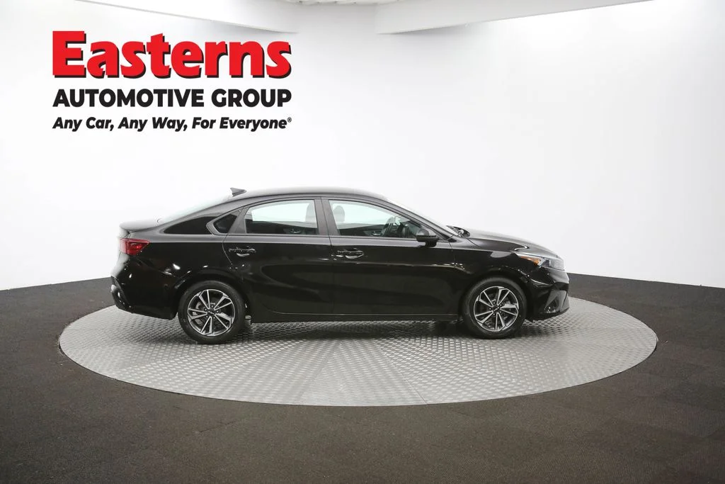 Used 2022 Black Kia LXS image 41
