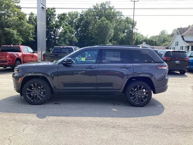 New 2026 Baltic Gray Metallic Clearcoat Jeep Limited Reserve image 4