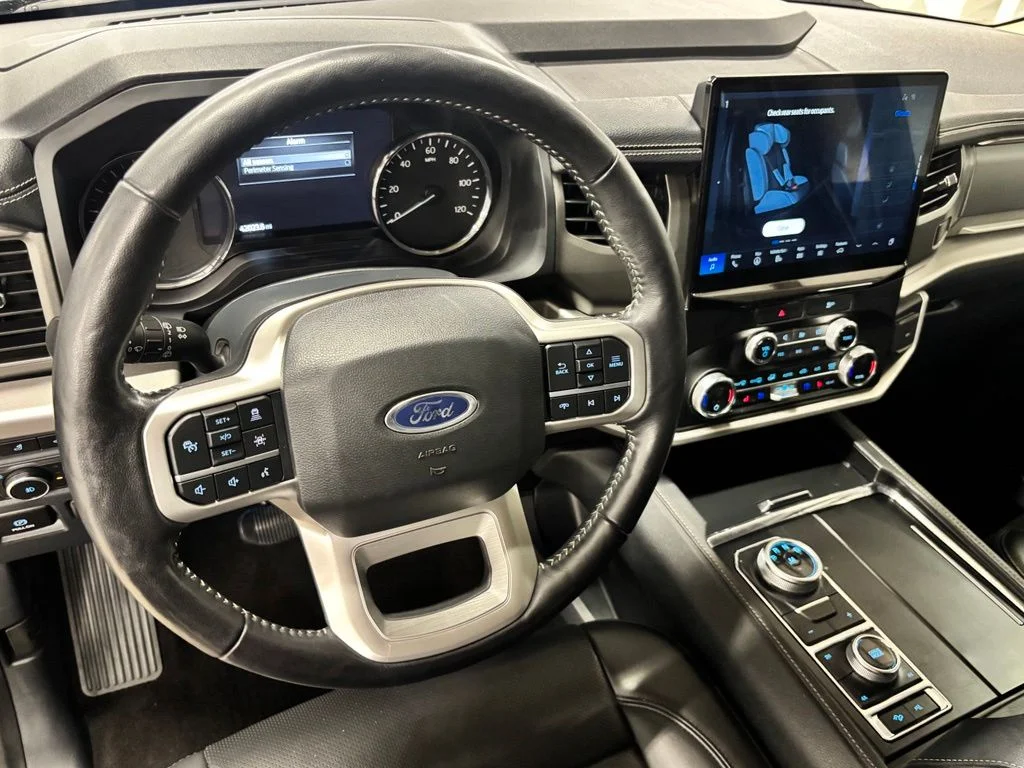 Used 2023 Black Ford XLT image 15