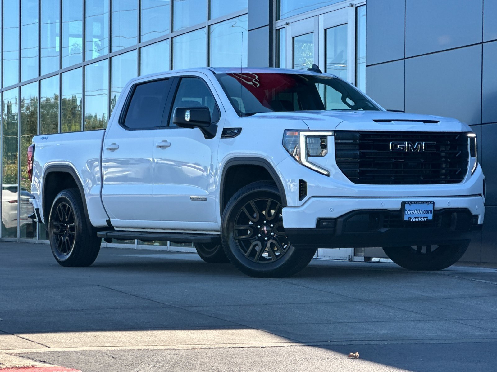 Used 2025 Summit White GMC Elevation image 2