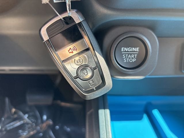 New 2025 Azure Gray Metallic Tri-Coat Ford XLT image 21