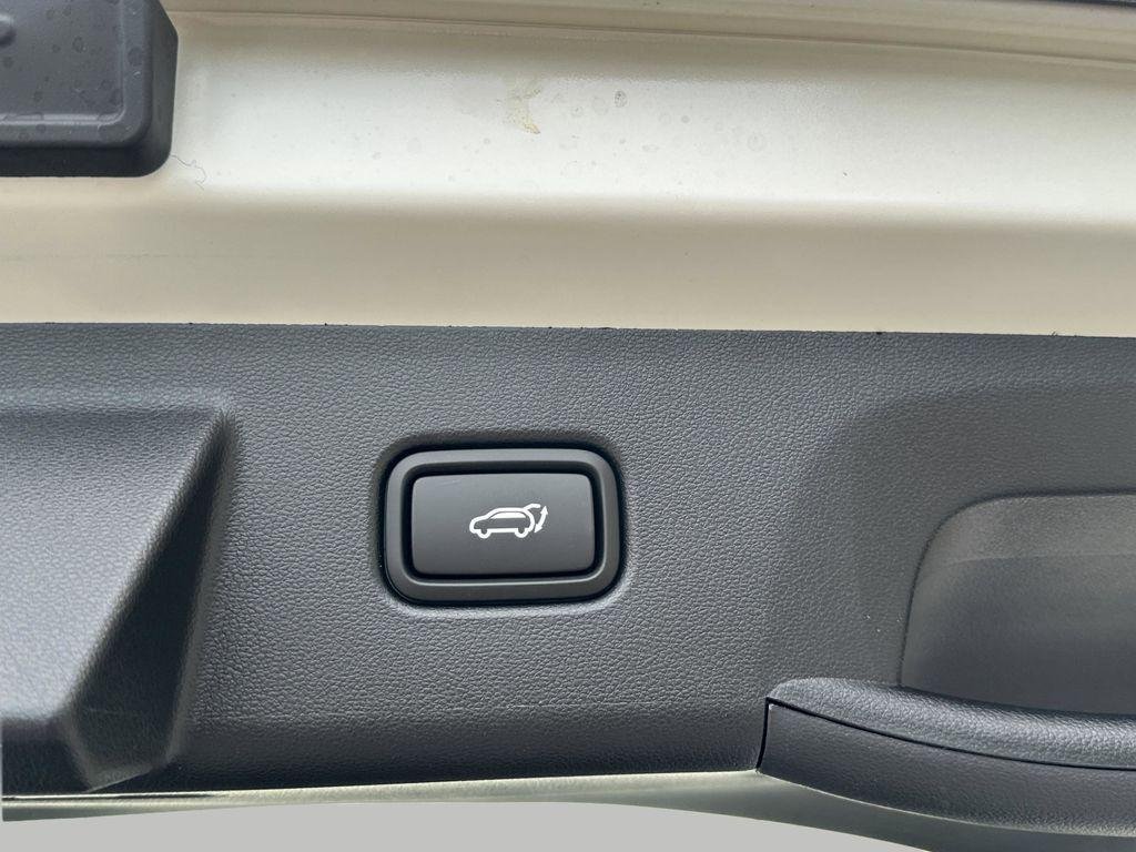 New 2026 White Pearl Hyundai SEL FWD image 24