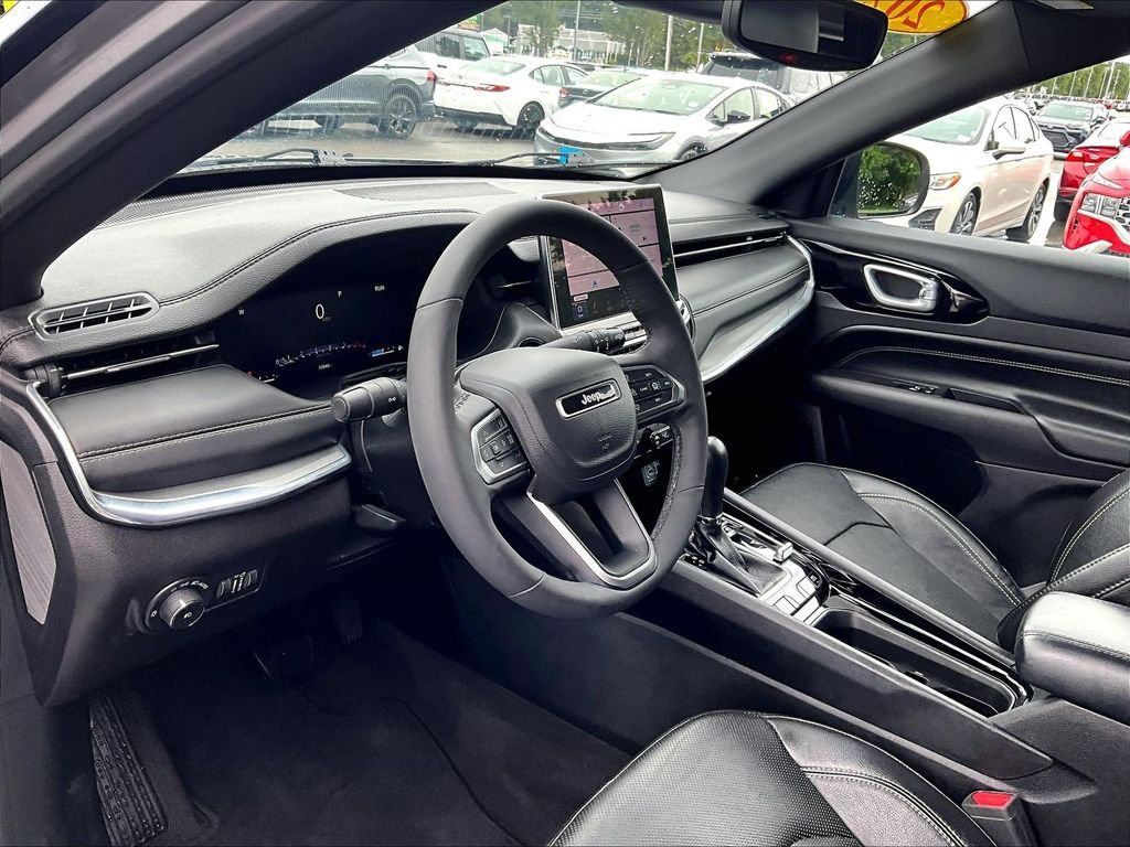 Used 2023 Silver Jeep Limited image 8
