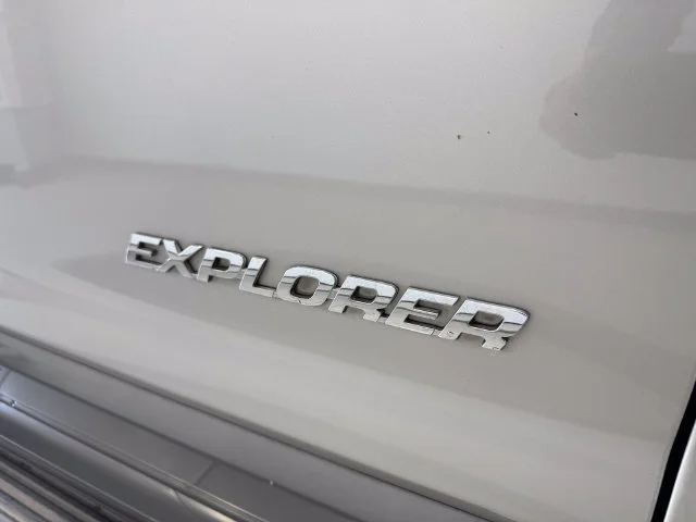 Used 2005 Silver Birch Clearcoat Metallic Ford XLT image 32