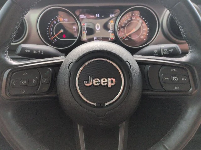 Used 2020 Gobi Clearcoat Jeep Sport image 25