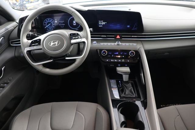 Certified Used 2025 Silver Hyundai SEL Convenience image 2