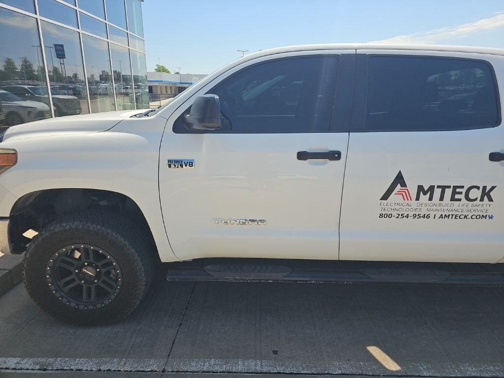 Used 2020 White Toyota SR5 image 4