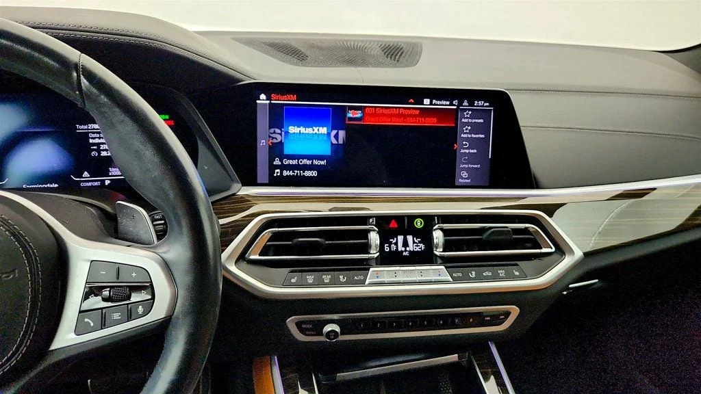 Used 2023 Mineral White Metallic BMW xDrive40i SAV w/ M Sport Package & Premium Package image 19
