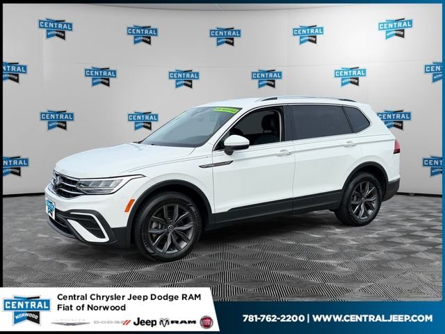 Certified Used 2022 White Volkswagen 2.0T SE image 1