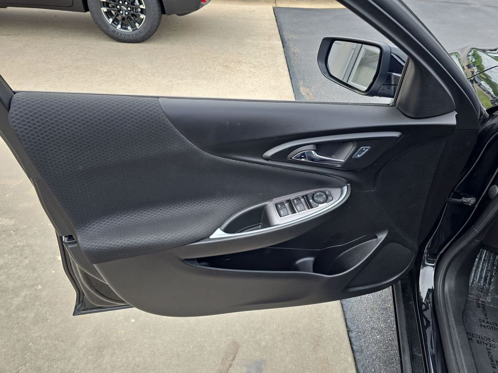 Used 2025 Black Chevrolet LT image 26