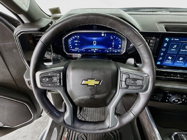 Used 2022 IRIDESCENT PEARL TRICOAT Chevrolet LTZ image 4
