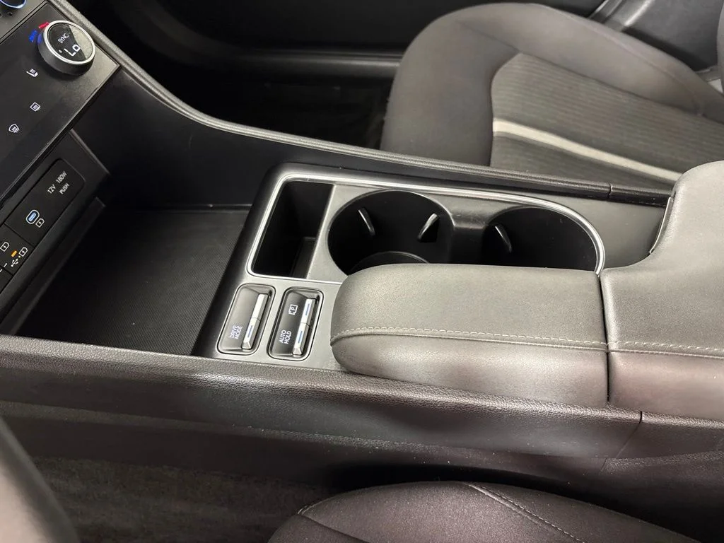 Used 2025 Gray Hyundai SEL image 34