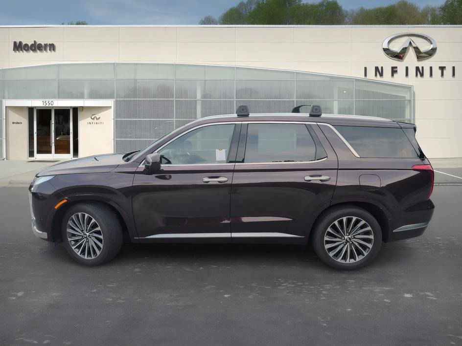 Used 2025 Sierra Burgundy Hyundai Calligraphy image 6