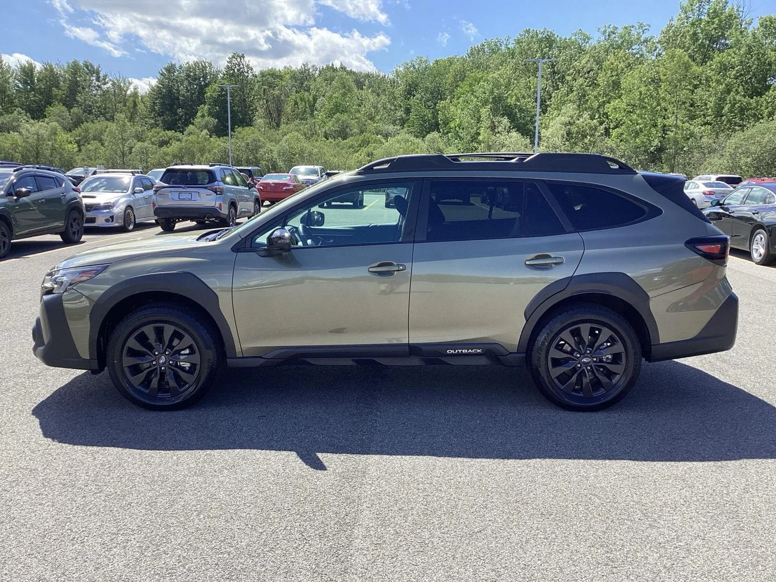 Used 2025 Autumn Green Metallic Subaru Onyx Edition image 4