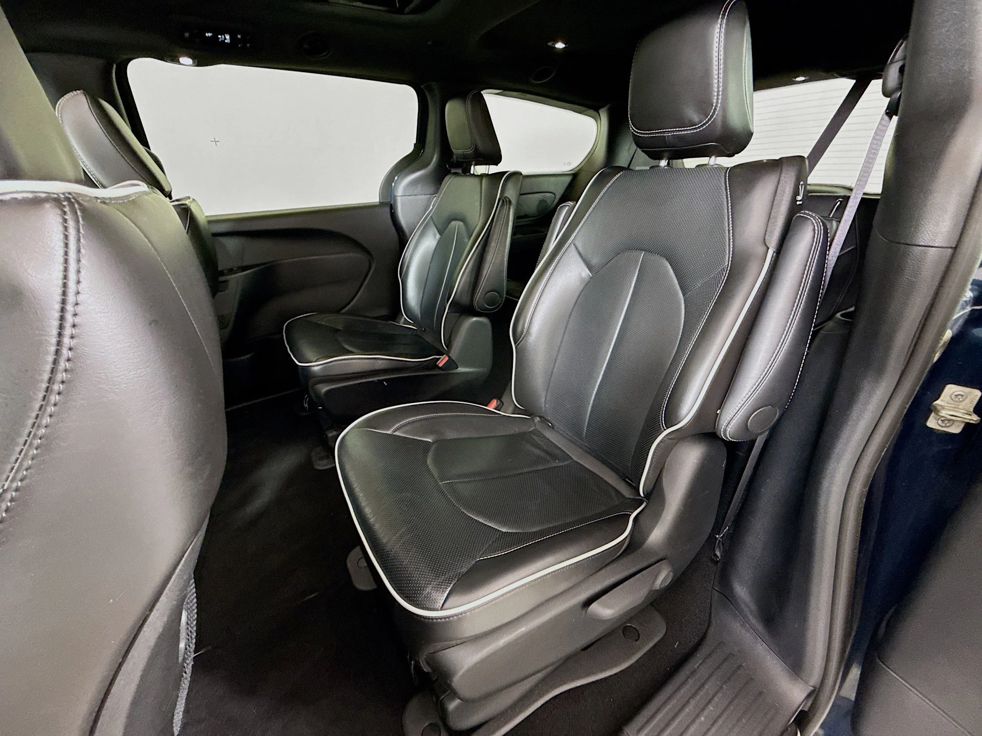 Used 2024 Fathom Blue Pearlcoat Chrysler Hybrid Premium S Appearance Pkg image 23