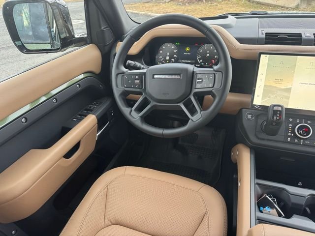New 2026 Woolstone Green Land Rover X-Dynamic SE image 15
