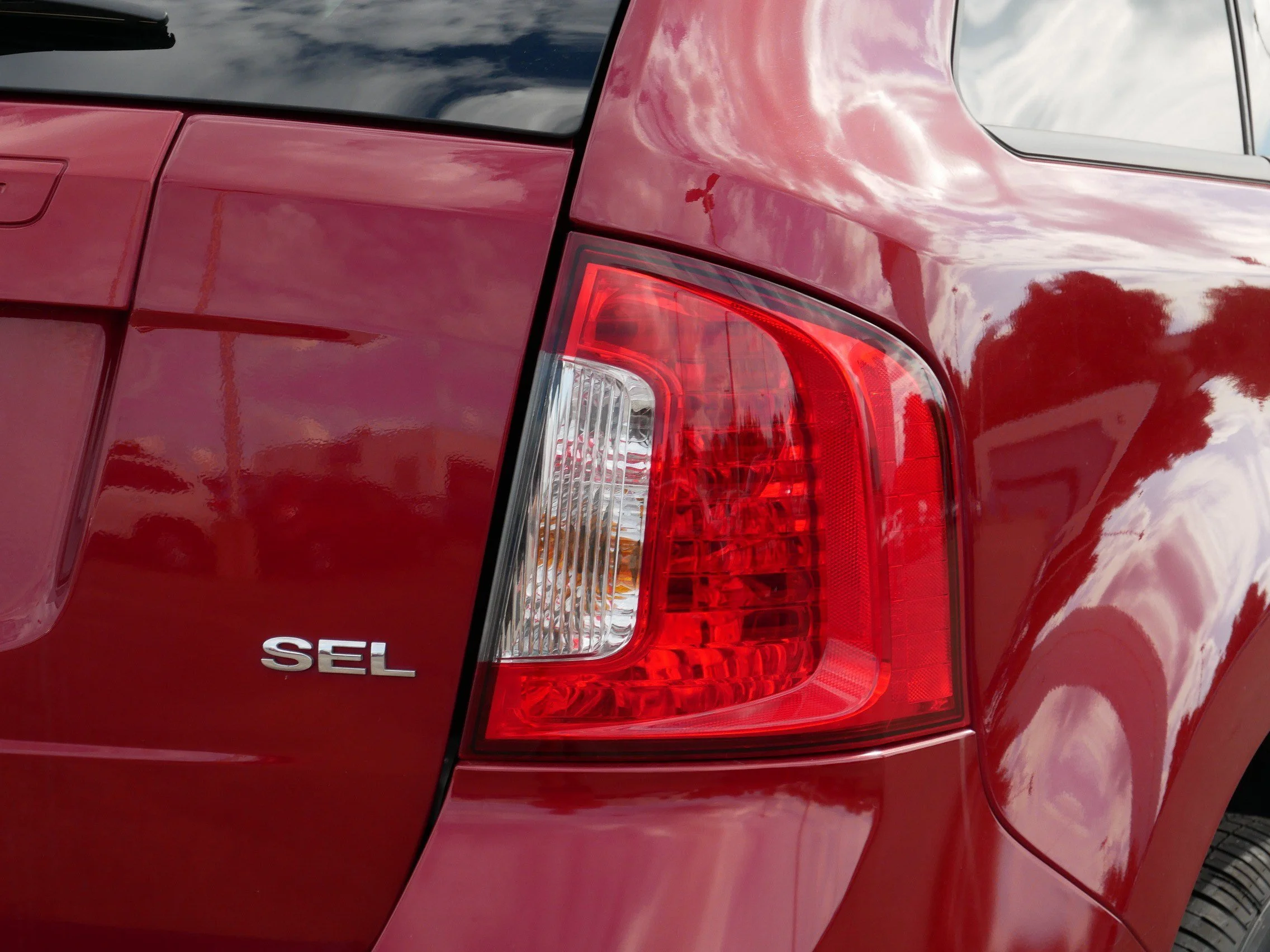 Used 2013 Ruby Red Metallic Ford SEL image 17