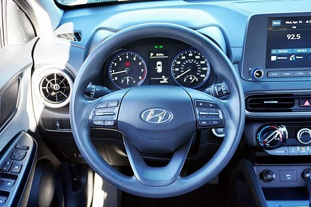 Used 2023 Silver Hyundai SEL image 18