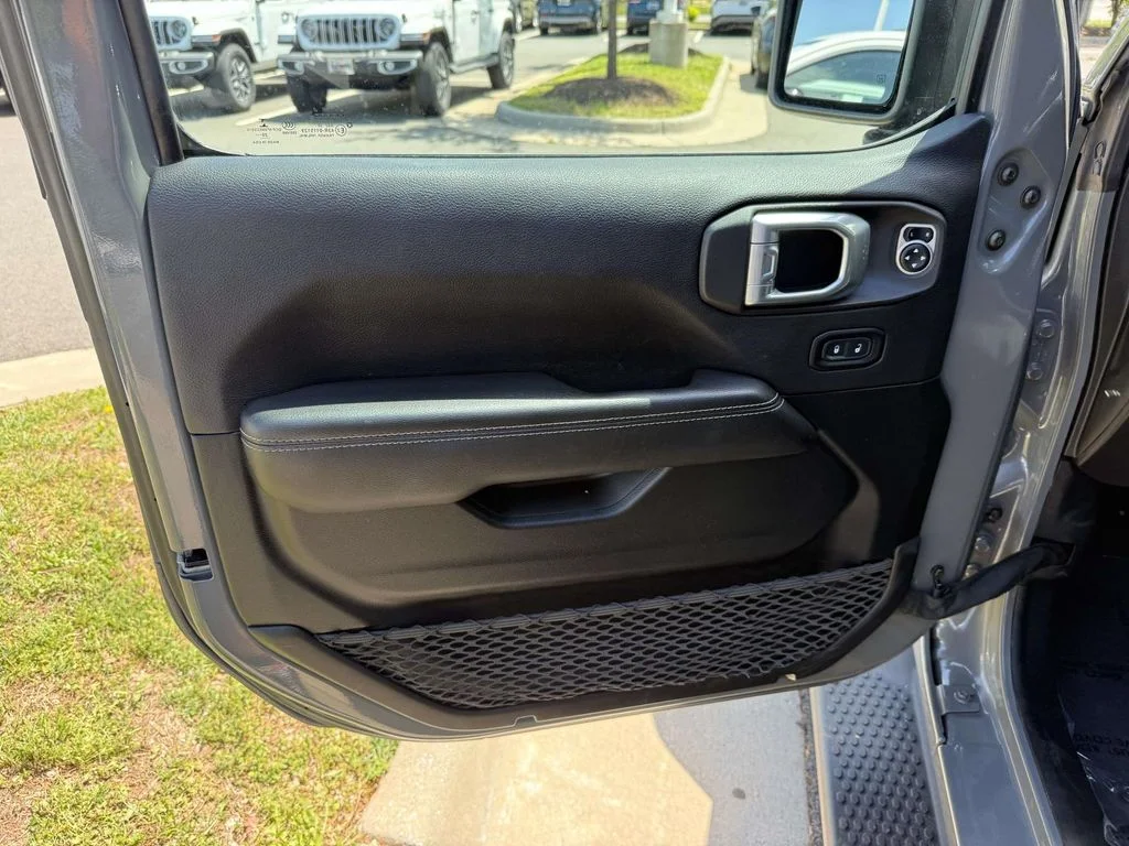 Used 2021 Gray Jeep Unlimited Sahara image 31