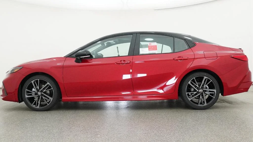 New 2026 Supersonic Red with Midnight Black Metallic roof Toyota XSE image 2