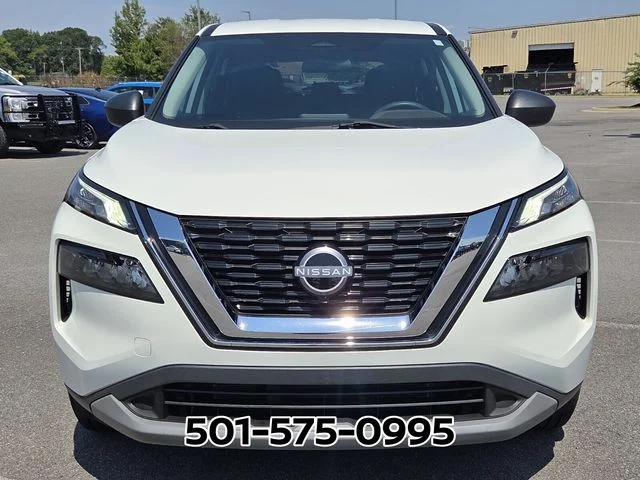 Used 2023 White Nissan S image 5