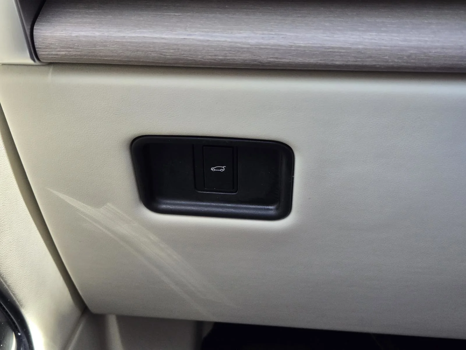 Used 2023 Santorini Black Land Rover SE image 18