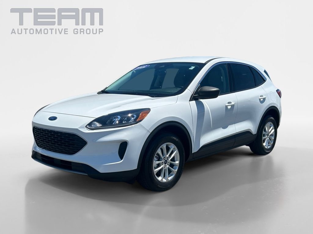 Used 2022 White Ford SE image 3