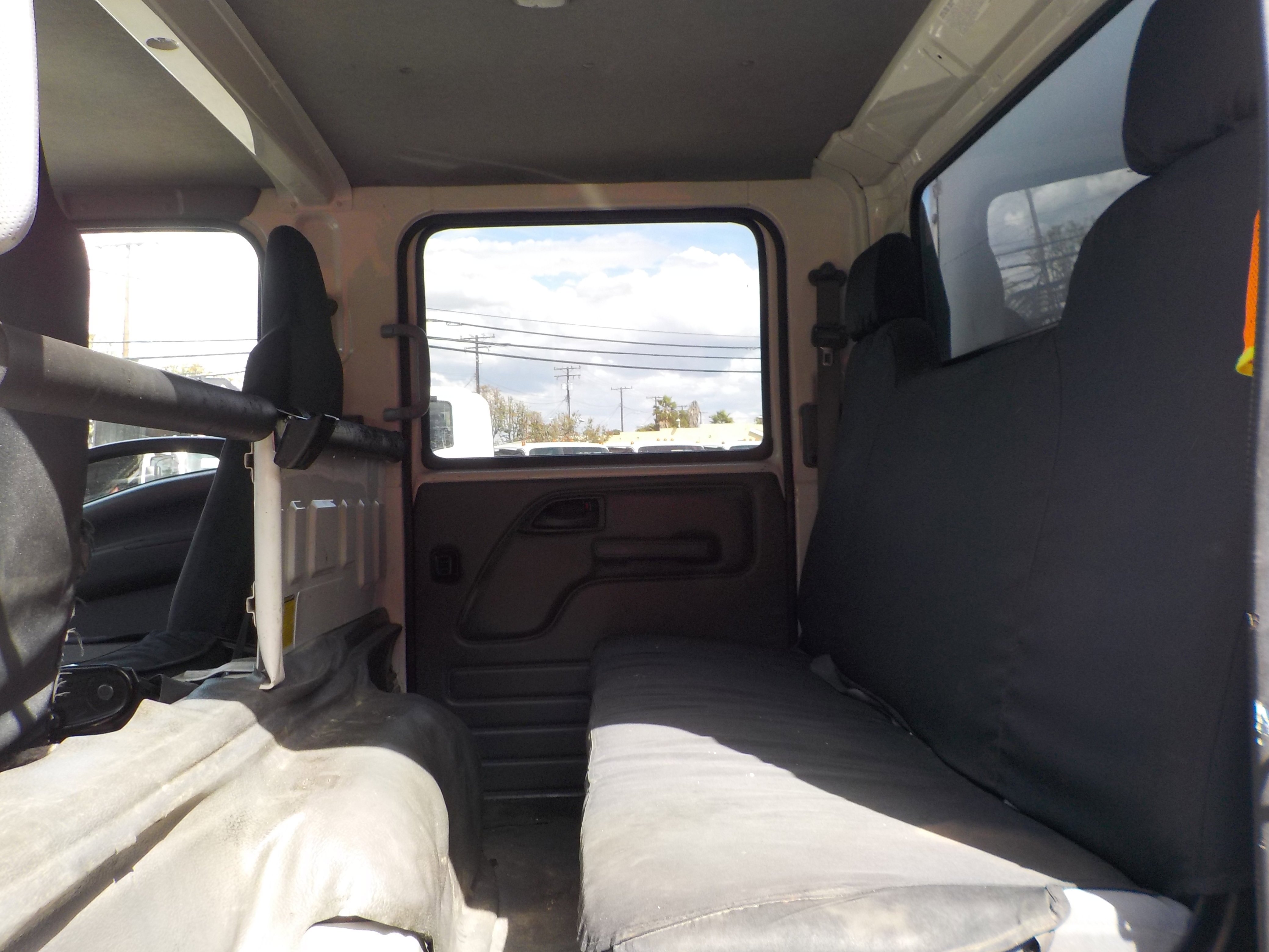 Used 2018 White ISUZU  image 7