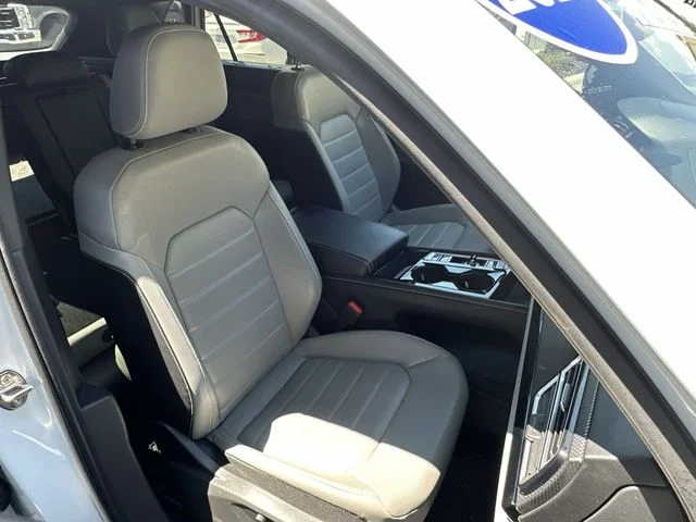Used 2024 White Volkswagen 2.0T SEL R-Line image 27