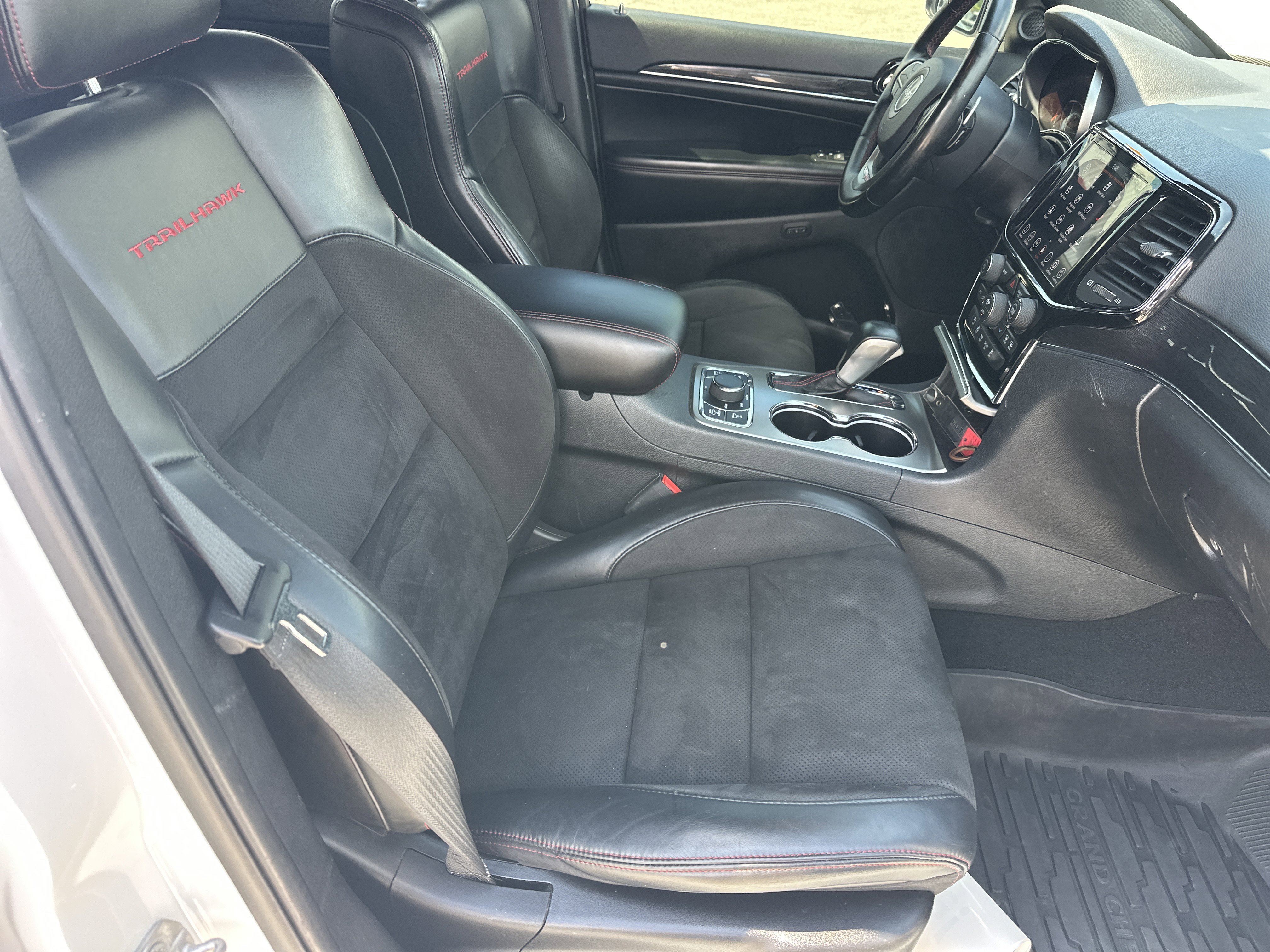 Used 2020 Bright White Clearcoat Jeep Trailhawk image 14