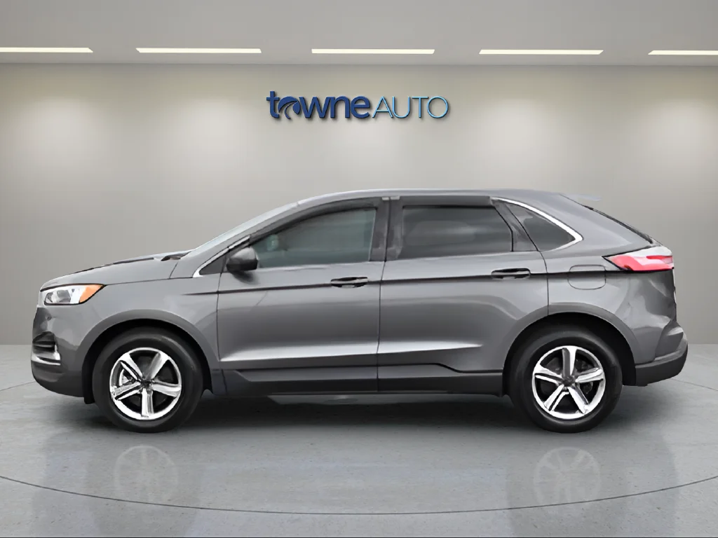 Used 2023 Gray Ford SEL image 5