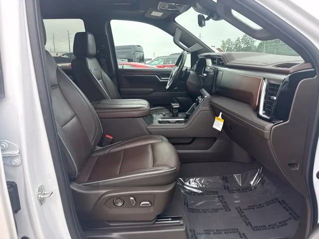 Used 2025 White GMC Denali image 22