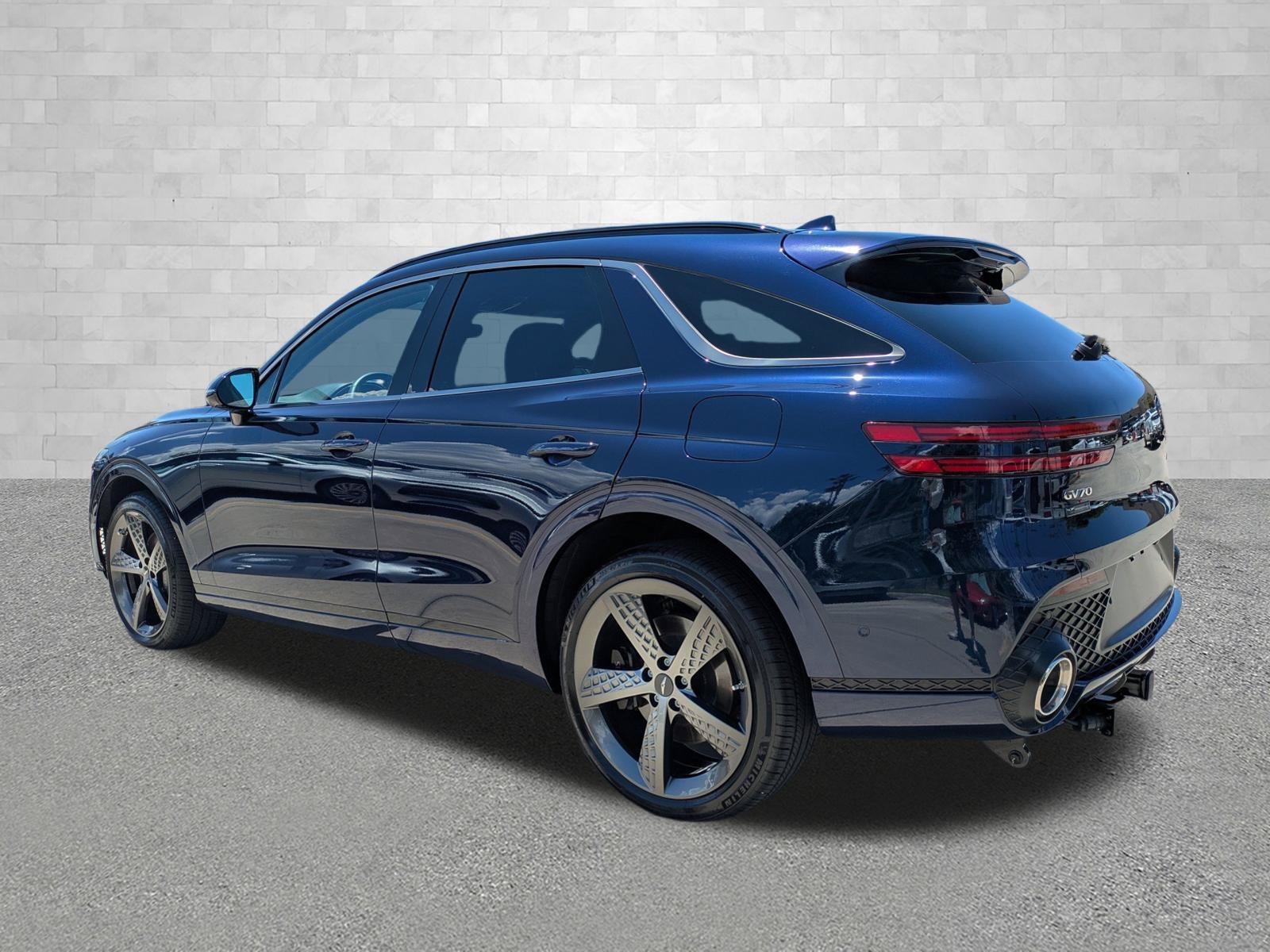 Used 2025 Capri Blue Genesis 3.5T SPORT image 4