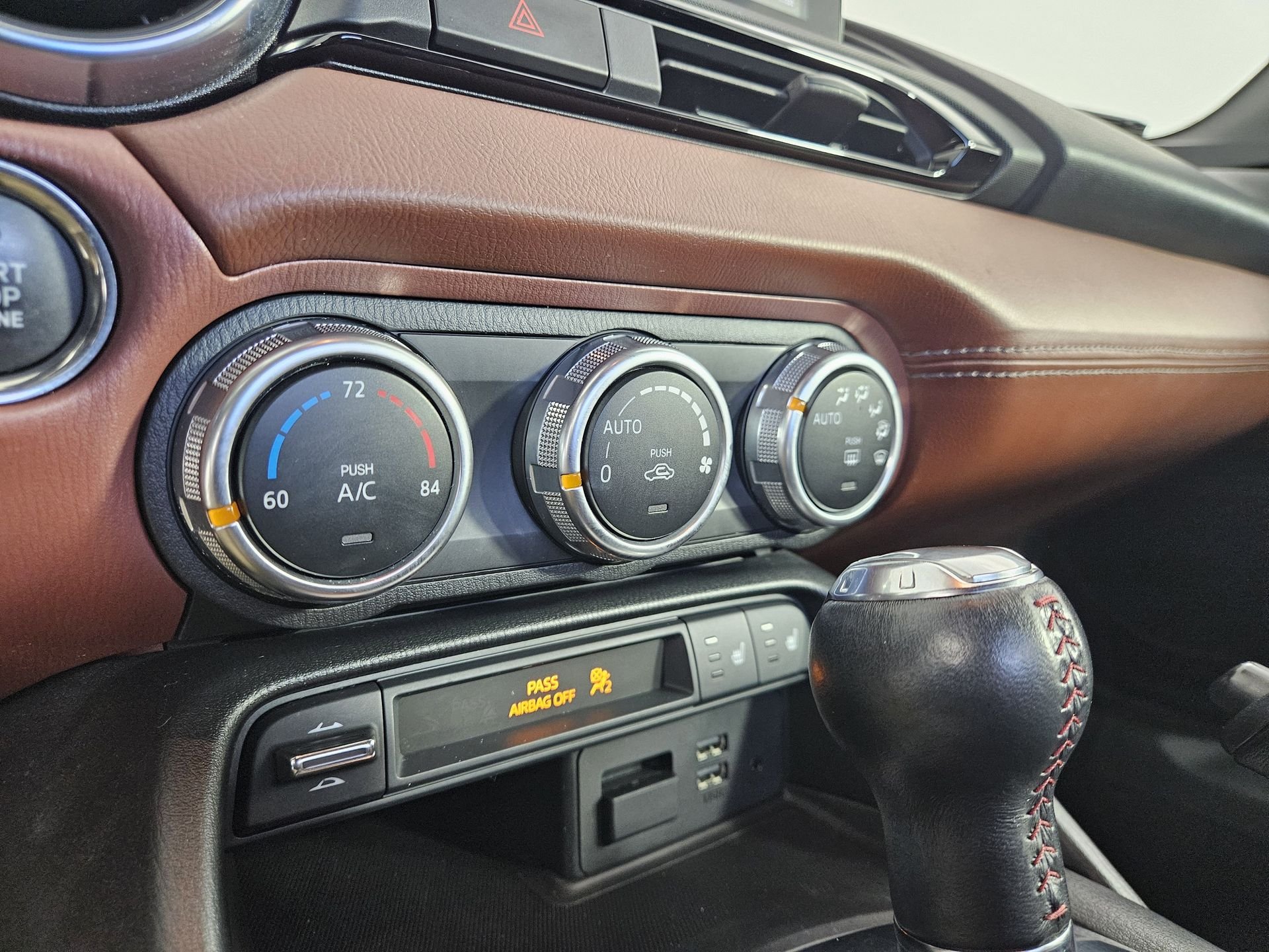 Used 2018 Black Mazda Grand Touring image 29