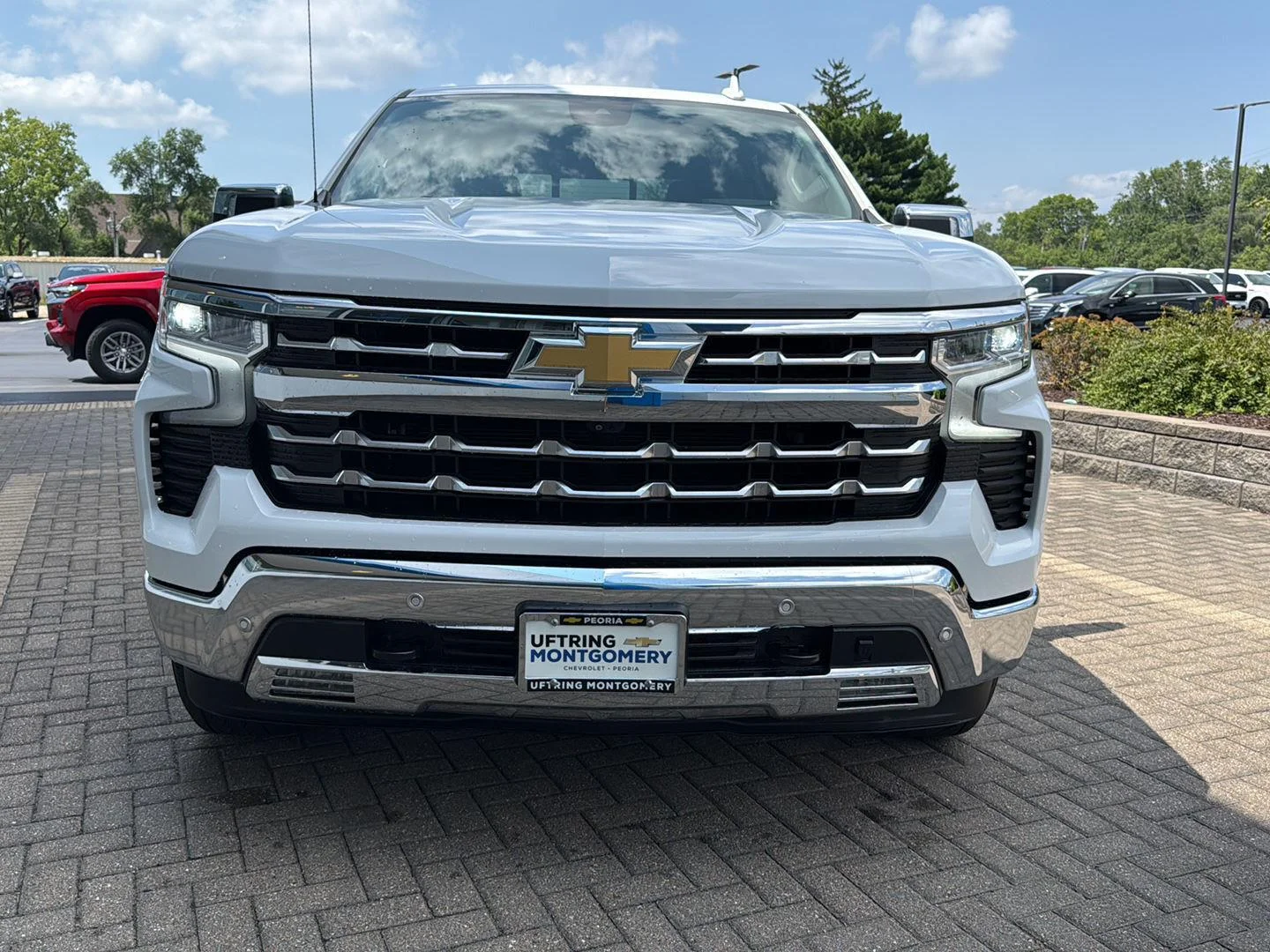 Used 2022 Summit White Chevrolet LTZ image 8