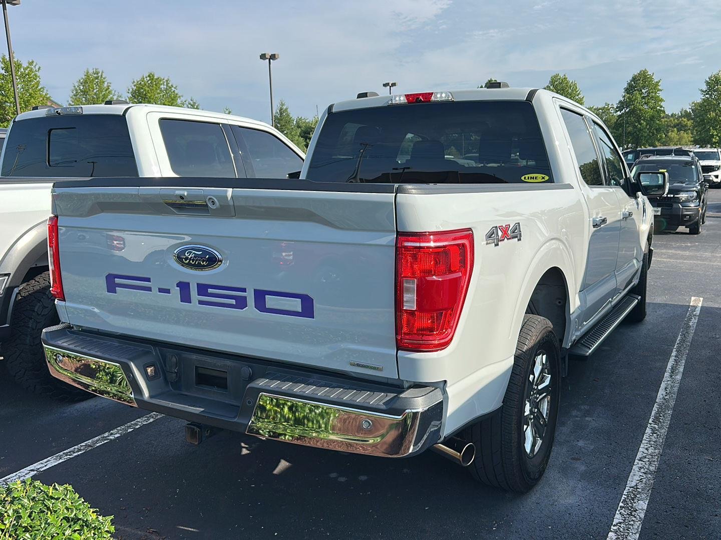 Used 2023 Avalanche Gray Ford XLT image 3