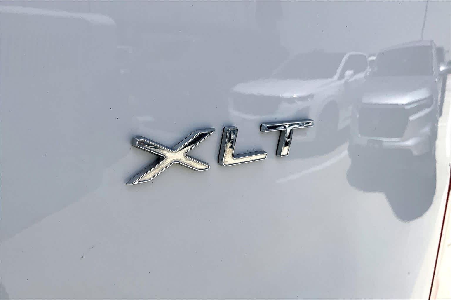 Used 2023 Oxford White Ford XLT image 10