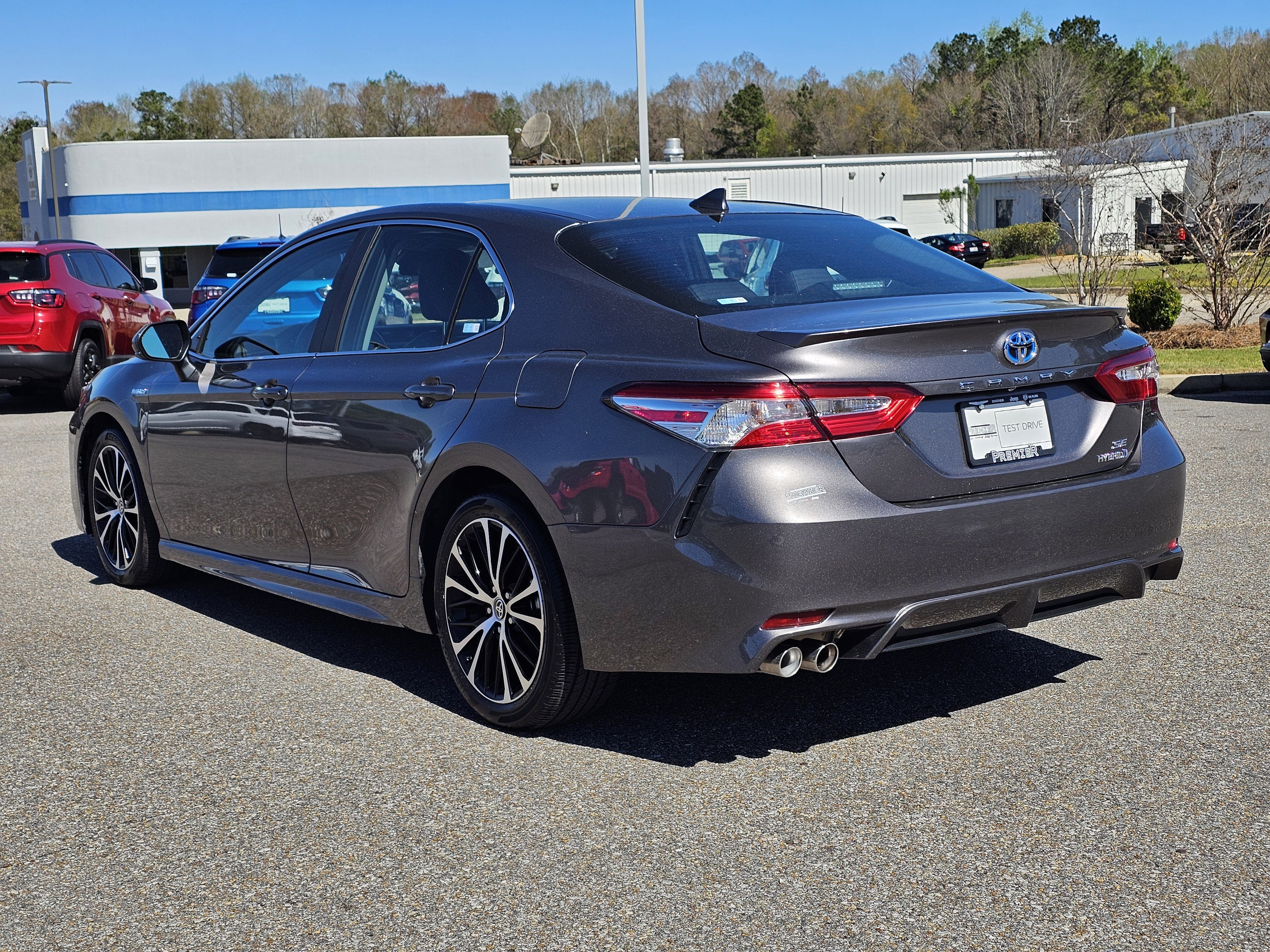 2020 Toyota Camry SE - Photo 12